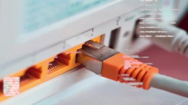 İnternet bağlantısı ve yönlendiricinin yakın plan görüntüsü