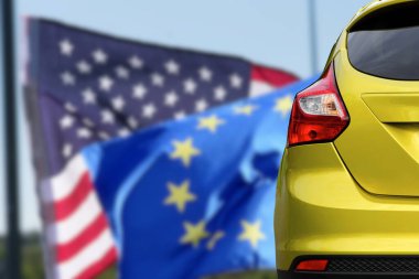 ABD ve AB bayrakları ve yeni bir araba