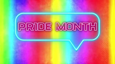  Gökkuşağı arka planında Gurur Ayı sloganı