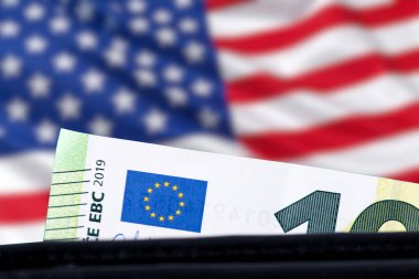 Amerika Birleşik Devletleri ve Euro banknotları bayrağı
