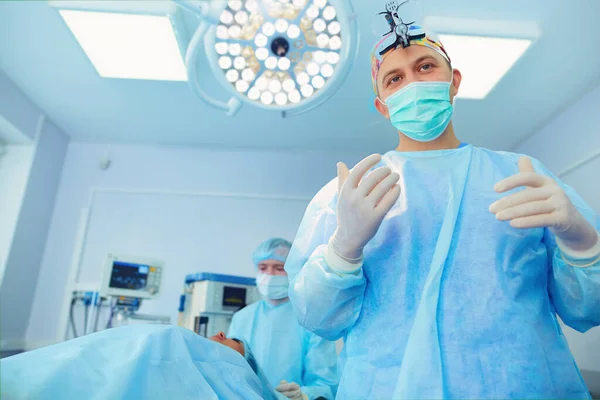 Cirurgião Masculino Segundo Plano Sala Operação — Fotografia de Stock