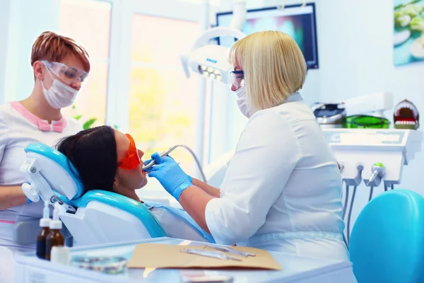 Dentes Saudáveis Paciente Consultório Odontológico Prevenção Cárie Dentária — Fotografia de Stock