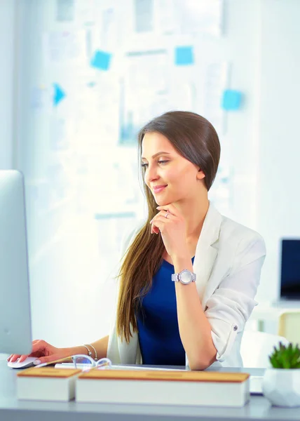 Atractiva Mujer Negocios Que Trabaja Ordenador Portátil Oficina Gente Negocios — Foto de Stock