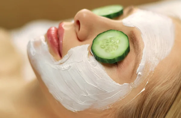 Spa Yüz Maskesi Uygulaması Spa Güzelliği Organik Yüz Maskesi Uygulaması — Stok fotoğraf