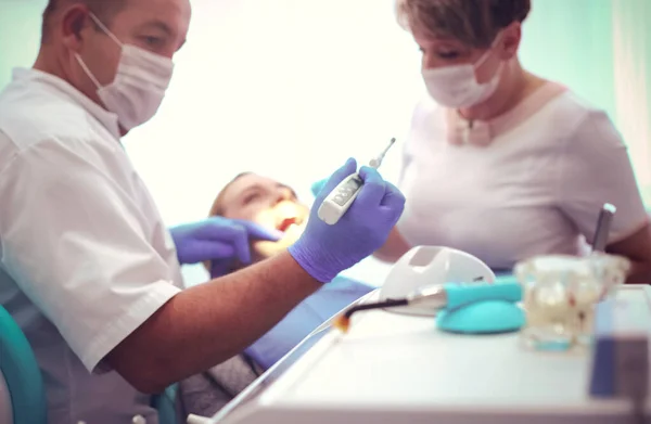 Detalle Herramientas Dentales Mano Clínica Dental Concepto Dentista — Foto de Stock