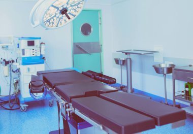 Modern klinikteki ameliyathane..