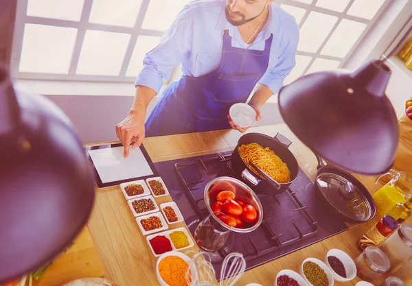 Man Preparing Delicious Healthy Food Home Kitchen — Stock Photo, Image