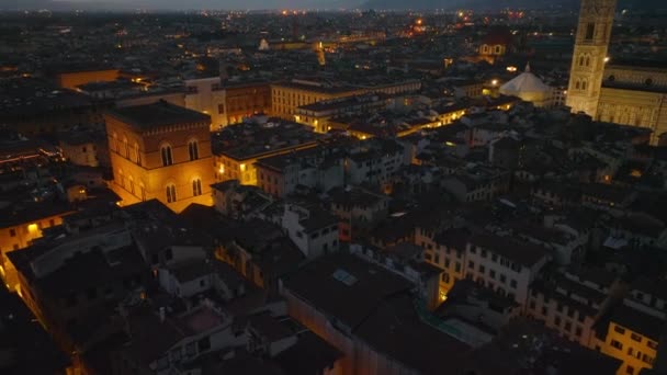Vysoký Úhel Pohledu Budovy Starém Městě Naklonit Nahoru Odhalující Osvětlené — Stock video