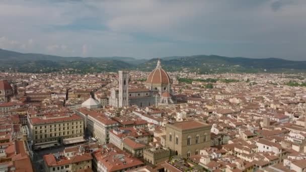Filmagem Cinematográfica Aérea Catedral Florença Com Torre Alta Grande Cúpula — Vídeo de Stock