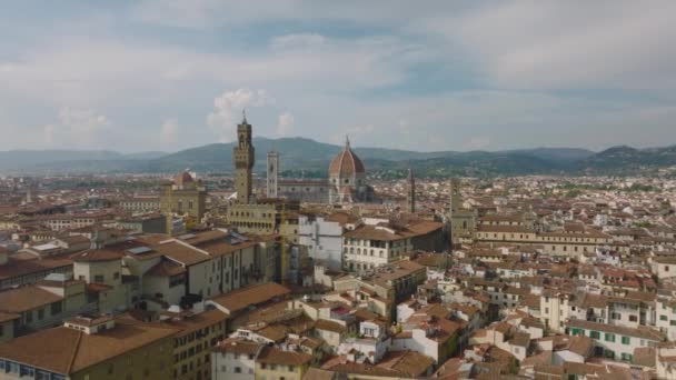 旧市街の観光スポットの映画的な空撮 ドゥオーモ フィレンツェ ヴェッキオ宮殿やその他の有名なランドマーク フィレンツェ イタリア — ストック動画