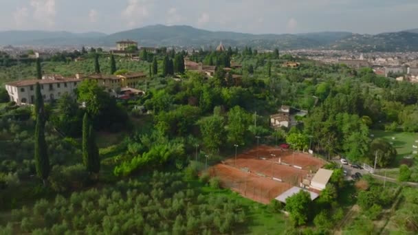 在Arcuri的圣伦纳德教堂的郊区上空飞行 展示了全景全景的城市及其地标 意大利佛罗伦萨 — 图库视频影像