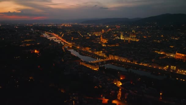 Zdjęcia Panoramiczne Nocnego Miasta Podświetlane Nabrzeża Popularne Zabytki Historyczne Starym — Wideo stockowe