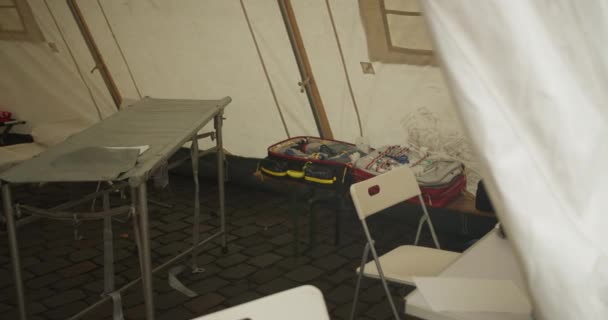 Utrustning Innertältet Första Hjälpen Vid Idrottsevenemang Maratonlopp Berlin Tyskland — Stockvideo
