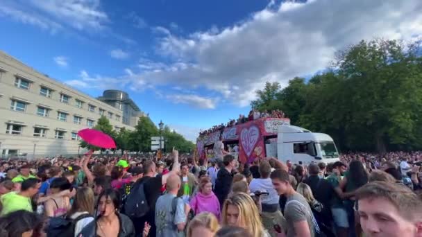베를린 프라이드 축제는 위에서 댄서들 천천히 움직이고 Lgbt 베를린 — 비디오