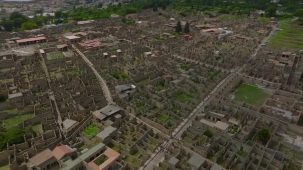 Πέτρινα Τείχη Και Ερείπια Αρχαίων Σπιτιών Στην Κλασική Ρωμαϊκή Πόλη — Αρχείο Βίντεο
