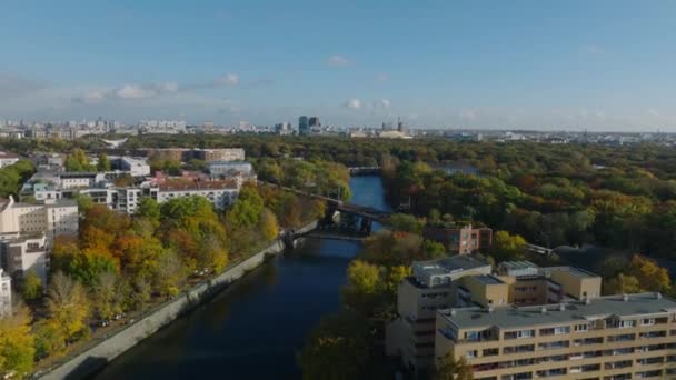 Aerial Panoramic View Spree River Vast Tiergarten Park Autumn Colour — Stock Video