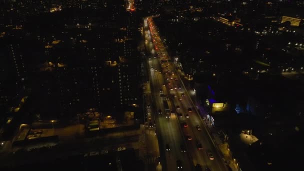 Légi Felvétel Nagy Forgalomról Multilane Road Metropolisban Végtelen Autóforgalom Mindkét — Stock videók