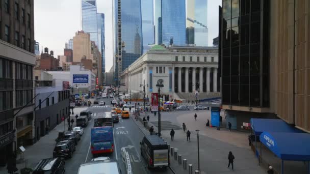 Отслеживание Автобуса Центре Манхэттена Проезд Историческому Зданию Мойнихан Железнодорожный Зал — стоковое видео