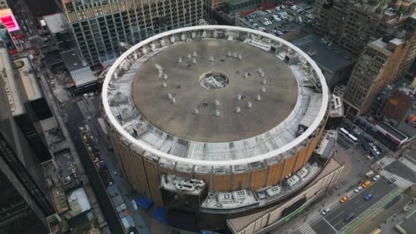 Madison Square Garden Önemli Yapısının Havadan Yükselen Görüntüleri Manhattan Şehir — Stok video