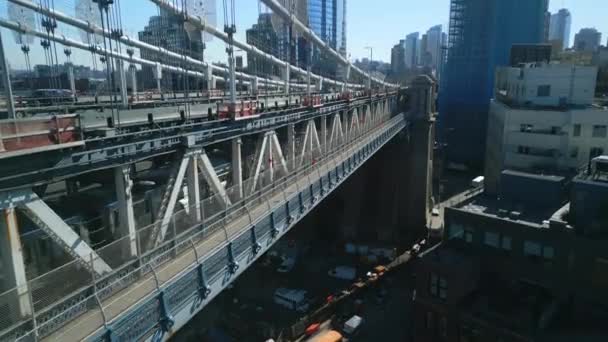 Carros Trem Metrô Passando Ponte Manhattan Dois Andares Filmagem Aérea — Vídeo de Stock
