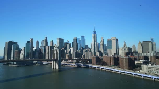 Vista Panorámica Aérea Del Centro Con Puente Brooklyn Edificios Oficinas — Vídeo de stock