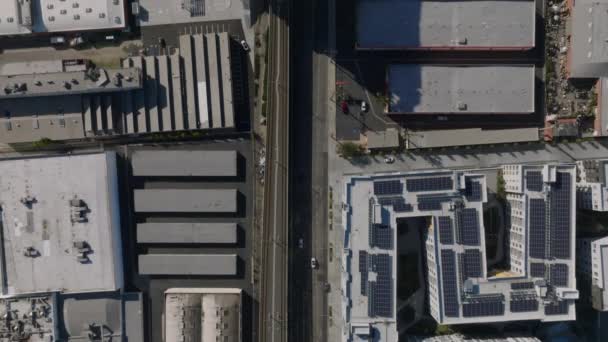 Pohled Ptačí Perspektivy Koleje Metra Městě Různé Budovy Dopravní Infrastruktura — Stock video