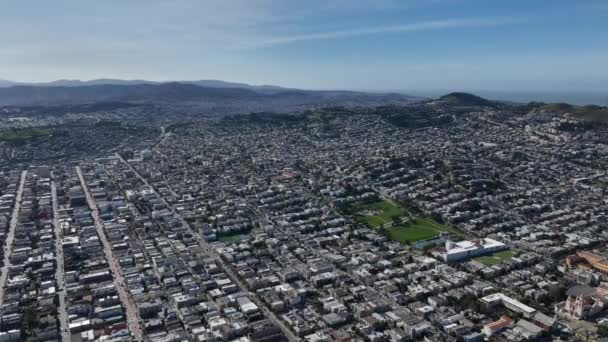 大都市の住宅街の素晴らしい空撮 水平線までの家や通り 米国カリフォルニア州サンフランシスコ — ストック動画