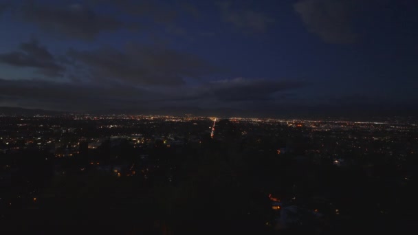 Aerial Panoramische Nacht Beelden Van Grote Stad Verlichte Straten Gebouwen — Stockvideo