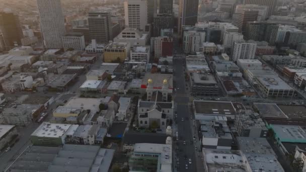 High Angle View Church Town Development Tilt Reveal Cityscape Twilight — Stock Video
