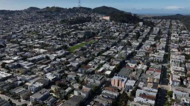 Repülj Magasan Lakótelepek Felett Épületek Utcai Rácsok Metropoliszban San Francisco — Stock videók