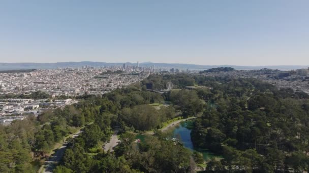 Imagens Aéreas Ascendentes Golden Gate Park Rodeado Por Bairro Urbano — Vídeo de Stock