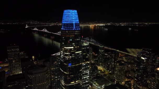 Вид Воздуха Башню Salesforce Мост Bay Водной Поверхности Фоновом Режиме — стоковое видео