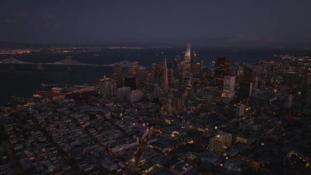 高層ビル群の空中パノラマ映像 大都市の夜のショット 米国カリフォルニア州サンフランシスコ — ストック動画