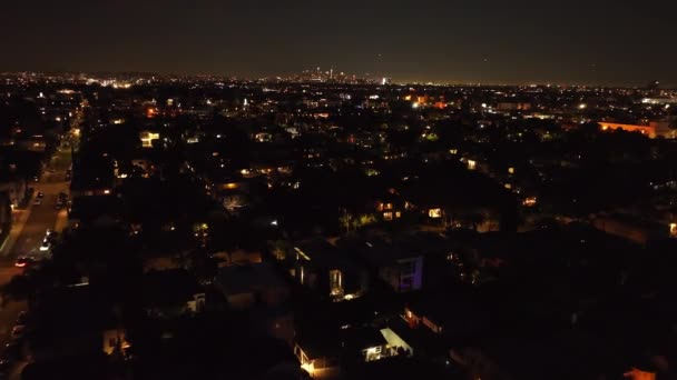 Forvetler Şehir Merkezinin Üzerinde Uçuyor Metropolis Gece Çekimi Los Angeles — Stok video