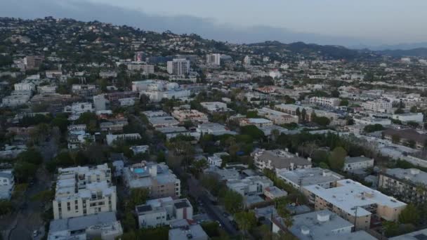 Maju Terbang Atas Pembangunan Kota Lingkungan Perkotaan Senja Hari Pemandangan — Stok Video