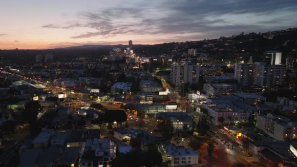 Повітряні Круглі Кадри Зайнятих Вулиць Міських Районах Сутінках Лос Анджелес — стокове відео