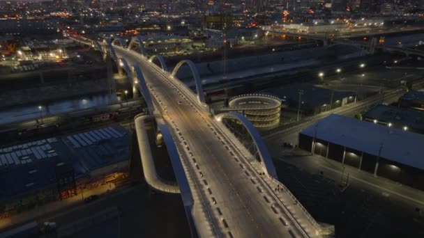 High Angle View Richly Illuminated 6Th Street Viaduct Tilt Reveal — Stock Video