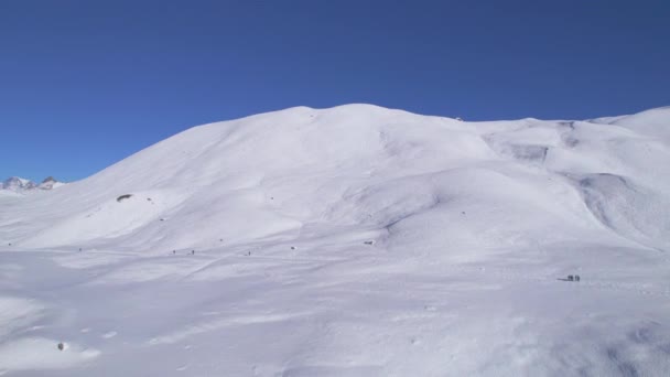 Picos Nevados Con Grupo Excursionistas Sendero Trekking Campamento Base Tilicho — Vídeo de stock