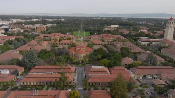 Avançados Voam Acima Igreja Praça Principal Campus Universidade Stanford Stanford — Vídeo de Stock