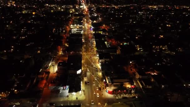 Высокоугольный Вид Широкую Улицу Городском Районе Наклон Раскрыть Ночной Городской — стоковое видео