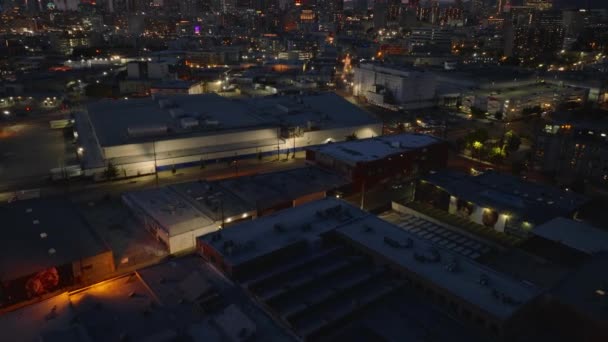 Високий Кут Огляду Будівель Міському Районі Сутінках Відкривається Панорама Центрі — стокове відео