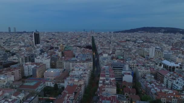 Alacakaranlıktaki Metropolis Havadan Panoramik Görüntüsü Şehir Merkezindeki Yoğun Şehir Merkezinden — Stok video