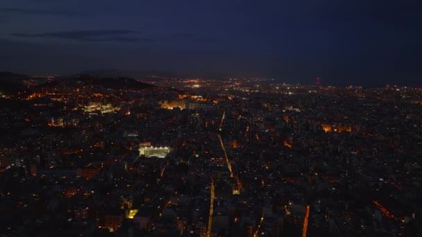 Flygfoto Storstad Framåt Flyger Högt Över Stadsutveckling Stadsdelen Barcelona Spanien — Stockvideo