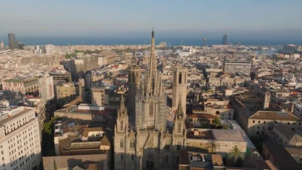 Filmato Aereo Del Monumento Turistico Gotico Scatto Ascendente Della Cattedrale — Video Stock