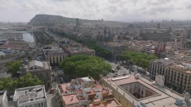 空中滑梯和帕劳广场的平板空间 在海滨的宽阔的林荫大道和港口 西班牙巴塞罗那 — 图库视频影像