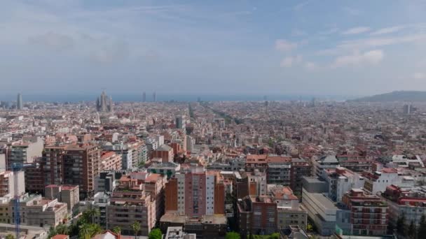Luftaufnahmen Von Wohngebäuden Stadtgebiet Berühmter Bau Der Sagrada Familia Der — Stockvideo