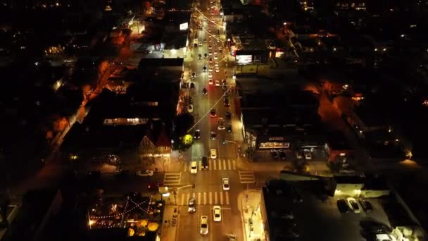 Noci Leťte Nad Rušným Bulvárem Vozidla Jedoucí Široké Ulici Osvětlené — Stock video
