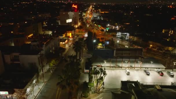 Dopředu Létat Nad Širokou Bulvár Městské Čtvrti Noci Vozidla Projíždějící — Stock video