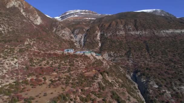 Letecký Zoom Pohledu Dům Budovy Komplex Himálajských Horách Vrchol Treking — Stock video