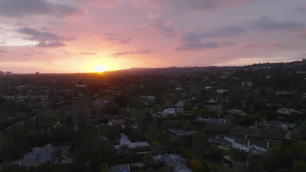 Vista Panoramica Aerea Lussuoso Quartiere Residenziale Con Grandi Residenze Contro — Video Stock